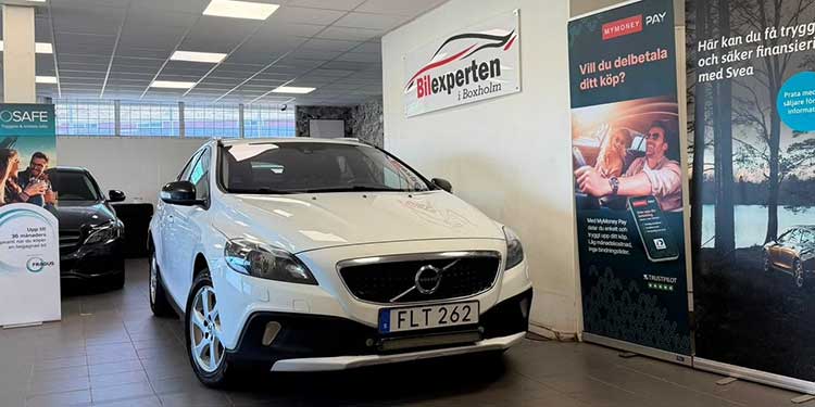 Volvo V40 Cross Country
                                                                                 D3 Kinetic Euro 6|Kamrem bytt|3,45%Ränta